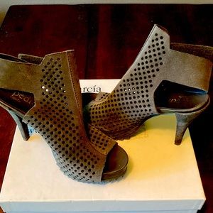Pedro Garcia Persis heels